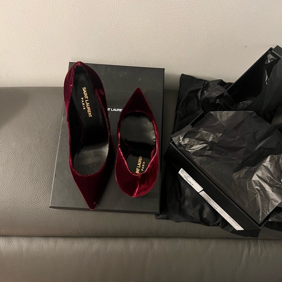 BNWT SAINT LAURENT VELVET PUMPS - Picture 6 of 7